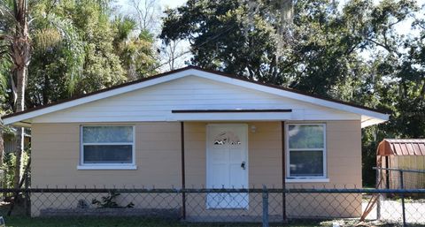 A home in LAKELAND