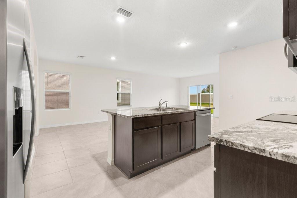 EPPERSON RANCH NORTH PH 1 POD - Residential Lease