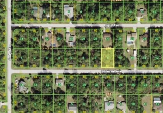Great Opportunity!!! Vacant lot with electricity available. Shopping, hospitals, recreational parks, Charlotte sports park, Harbor/Gulf access all nearby.