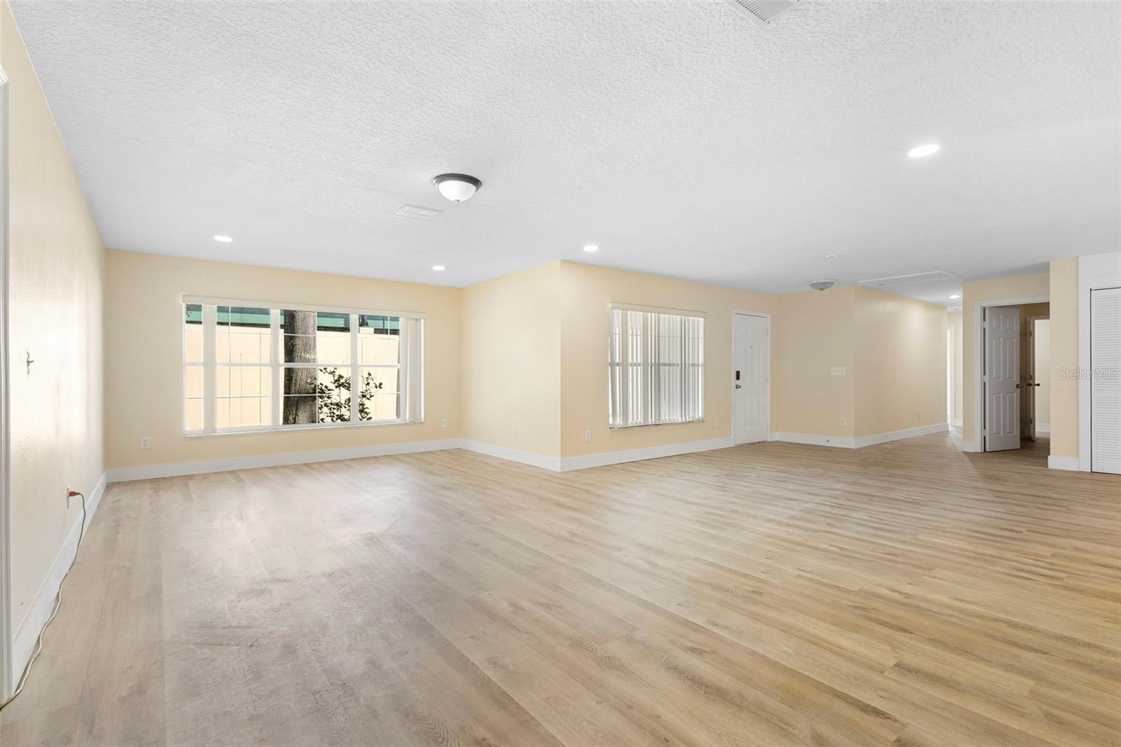 OAKWOOD PARK - Residential