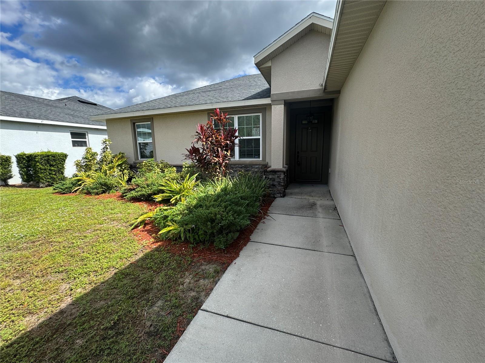 EMERALD POND SUB - Residential Lease