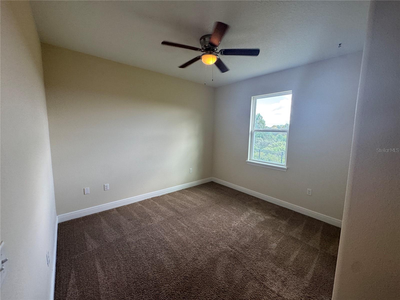 EMERALD POND SUB - Residential Lease