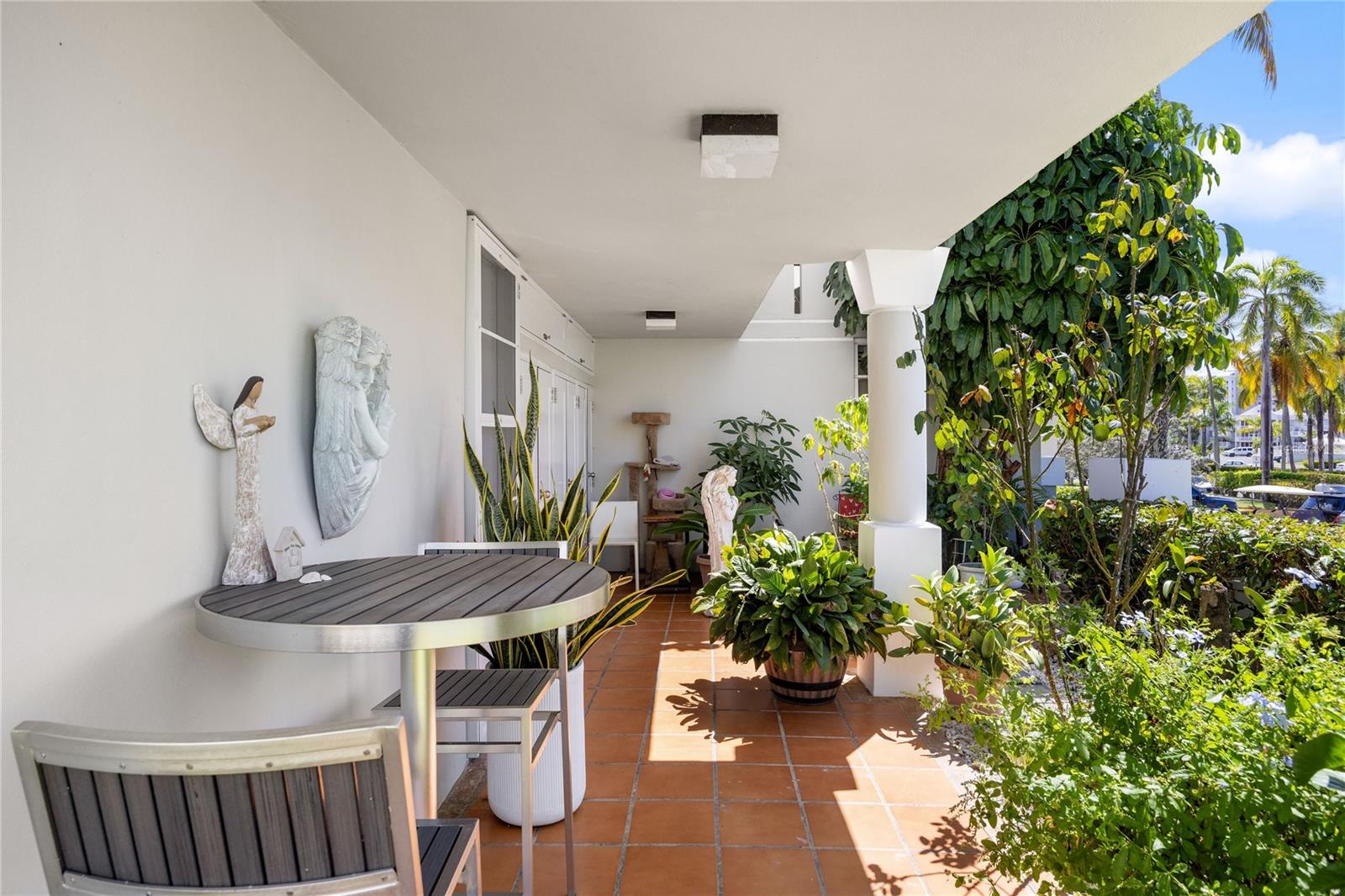 COSTA DORADA - Residential