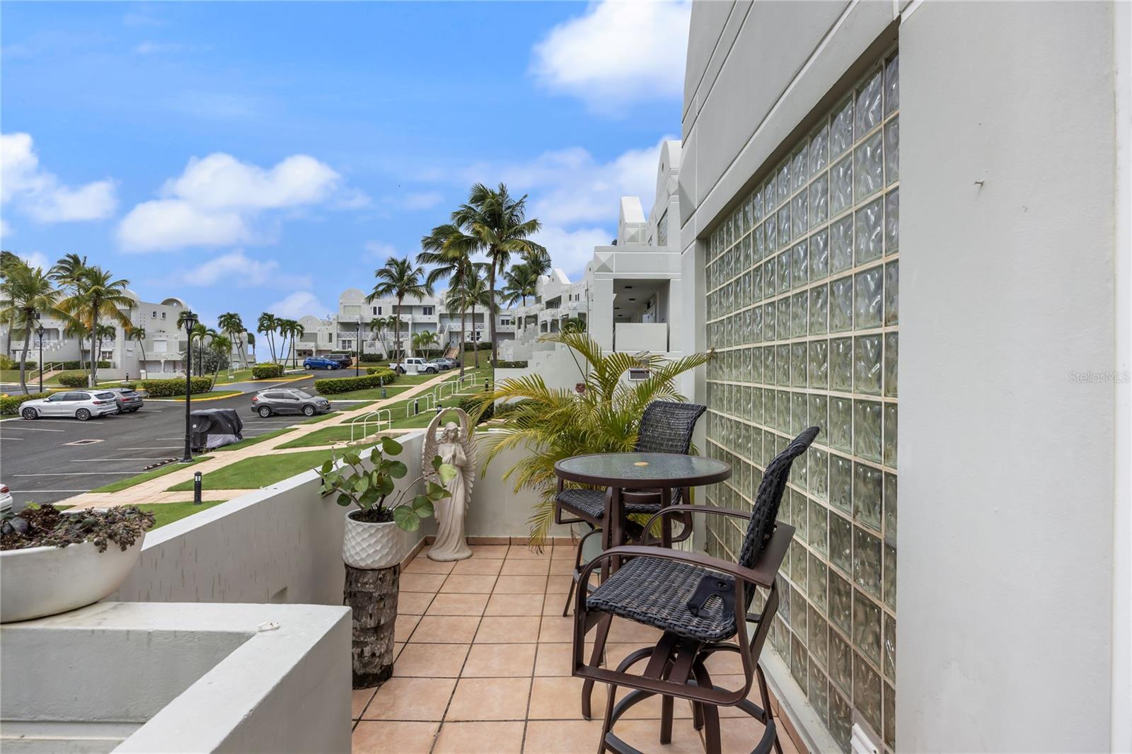 COSTA DORADA - Residential