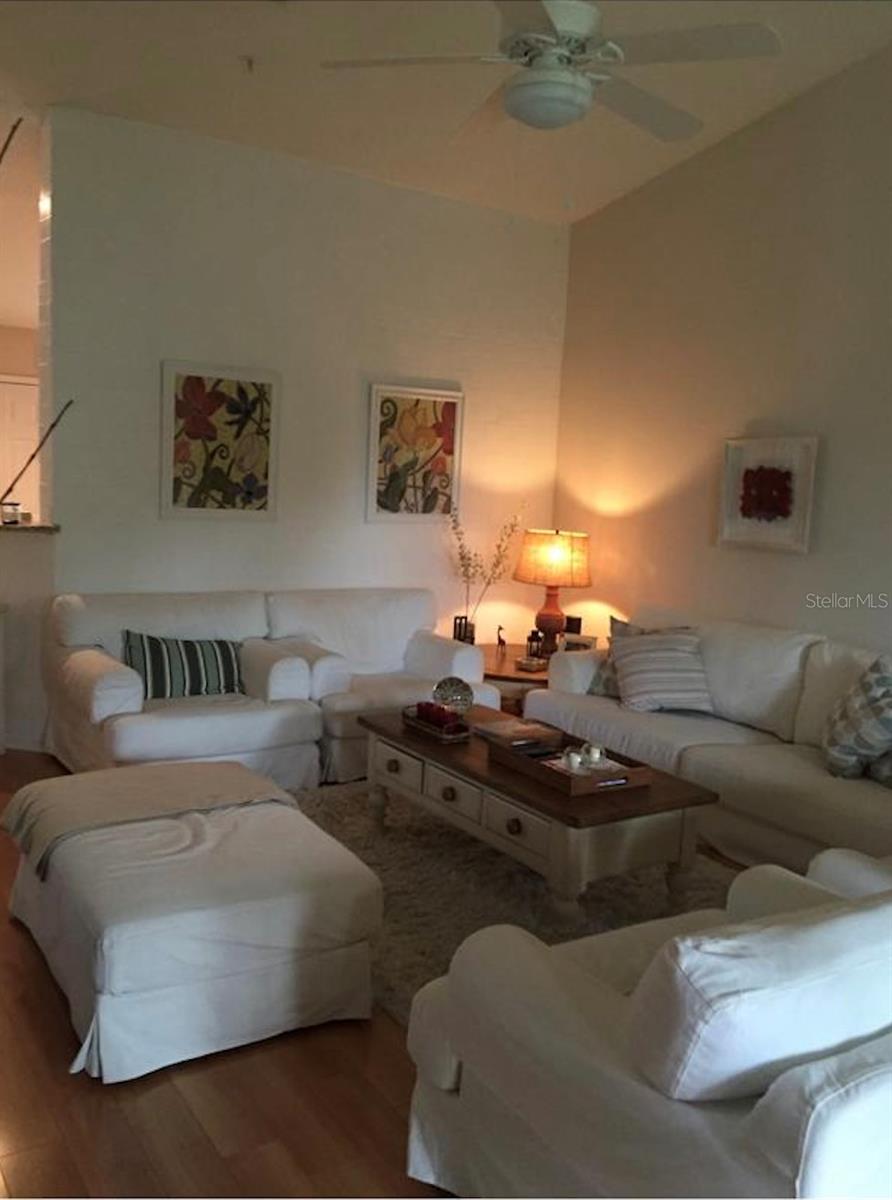 CARRIAGE HOMES/STONEBRIDGE COM - Residential Lease