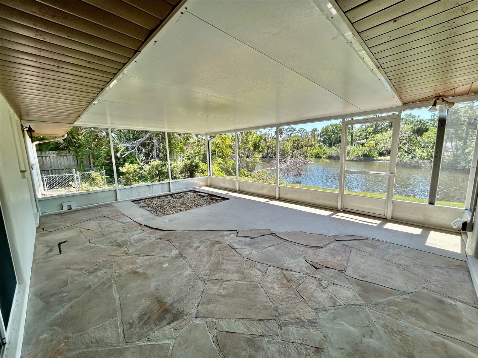 3637 MINEOLA DRIVE
