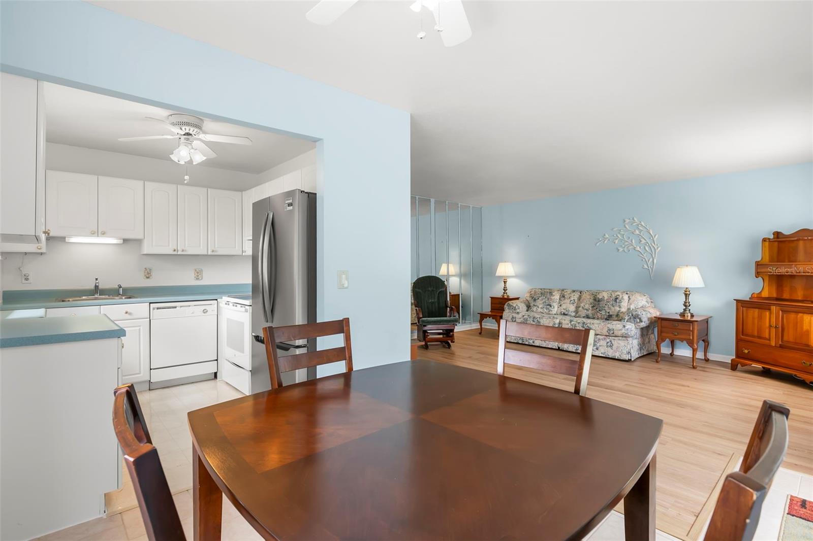 CAMBRIDGE J CONDO - Residential