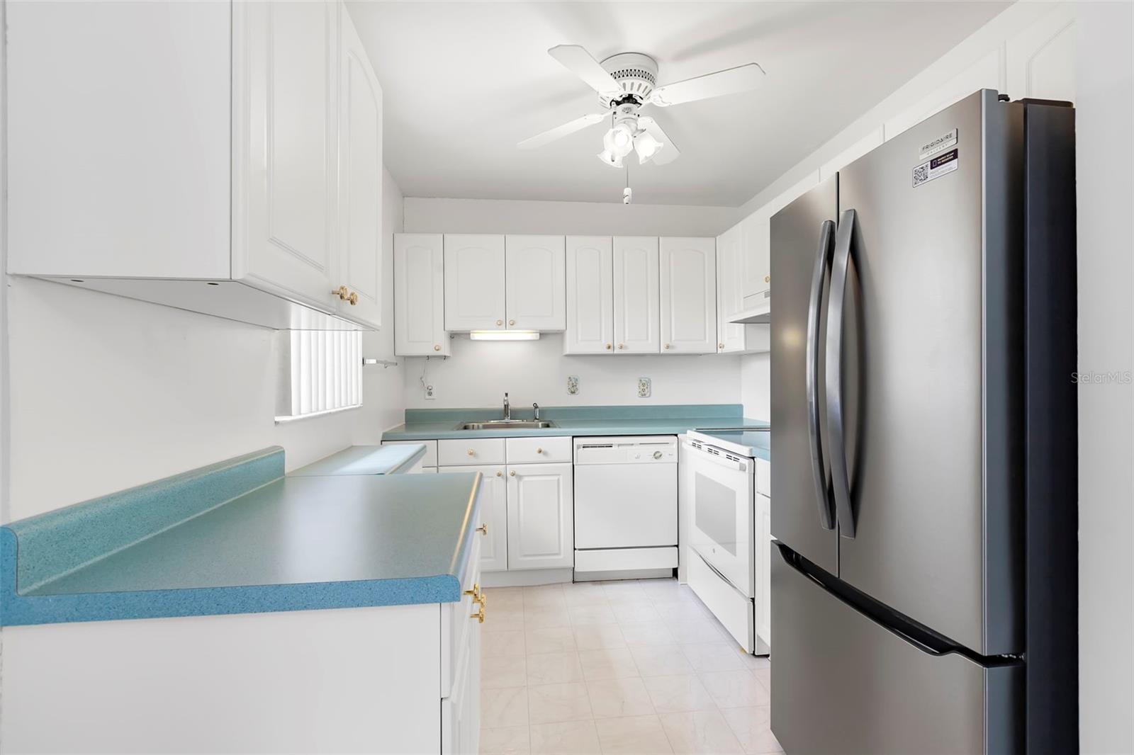 CAMBRIDGE J CONDO - Residential
