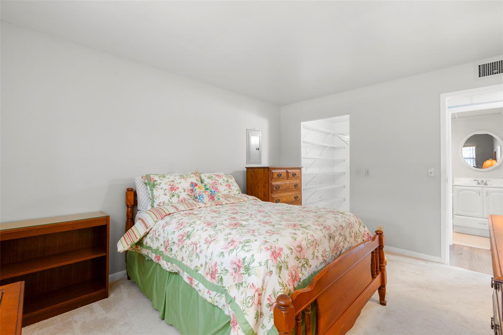 CAMBRIDGE J CONDO - Residential