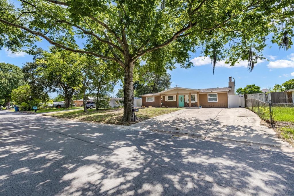 Photo of 1509 Primrose Lane, Daytona Beach, FL 32117 (MLS # FC319503)