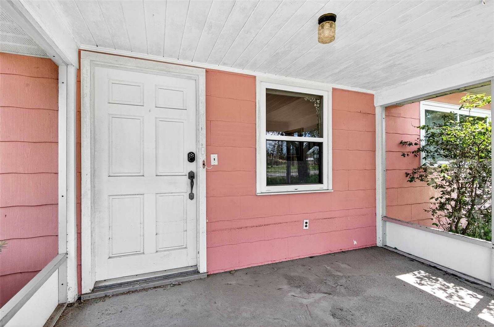 614 RIVERSIDE DRIVE