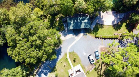 A home in DUNNELLON