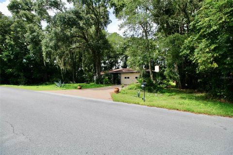 A home in DUNNELLON