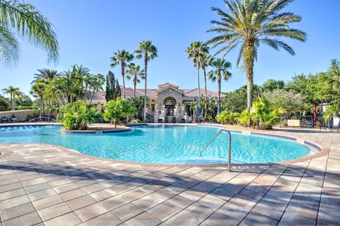 A home in LAKELAND