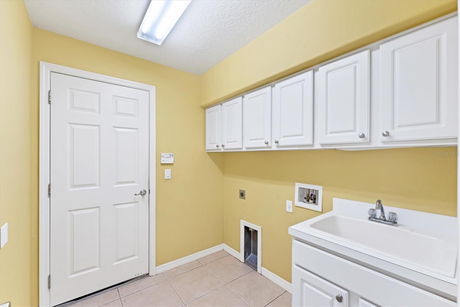 STONEYBROOK AT VENICE - Residential