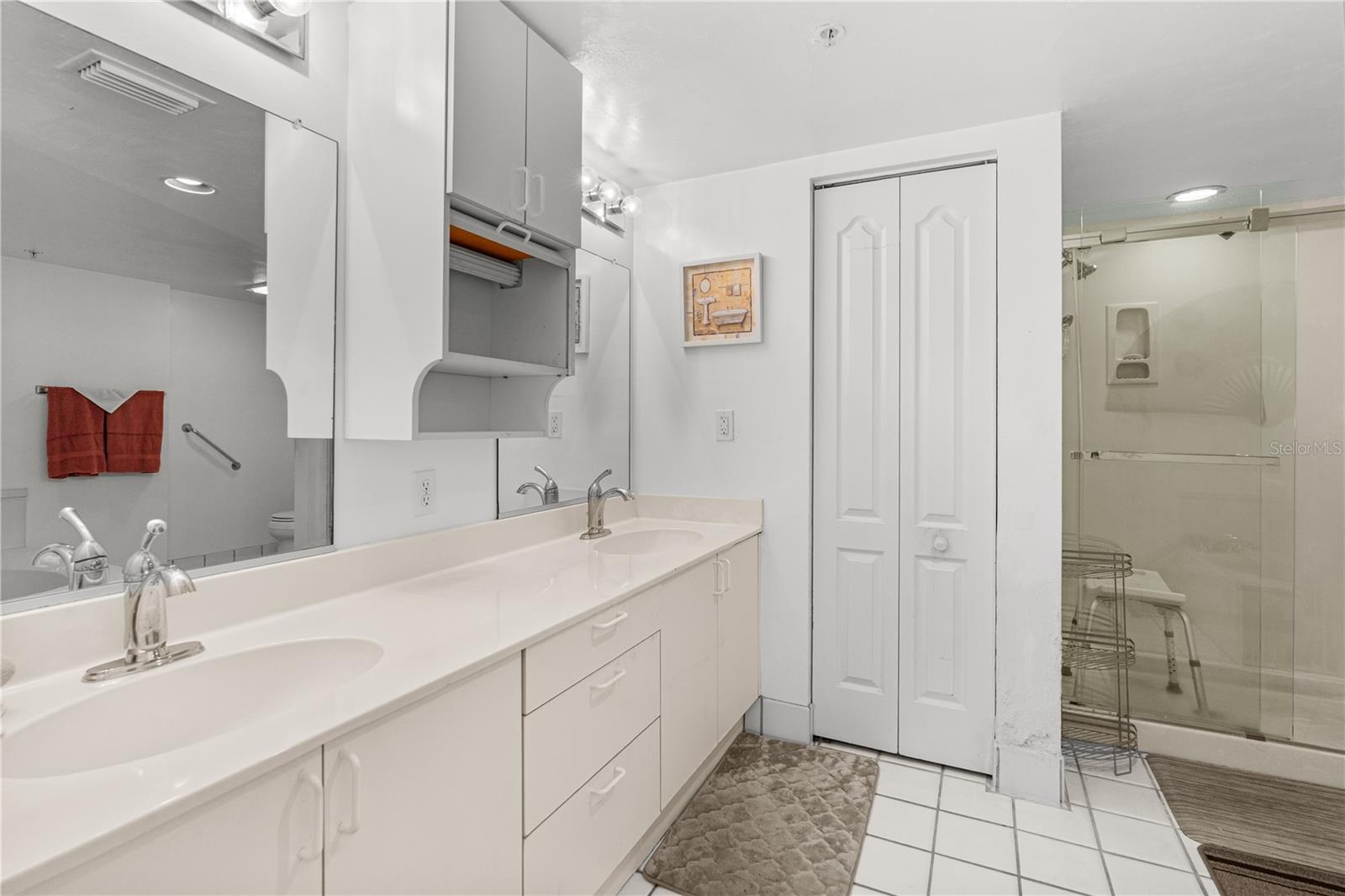OCEANS CLOVERLEAF CONDO - Residential