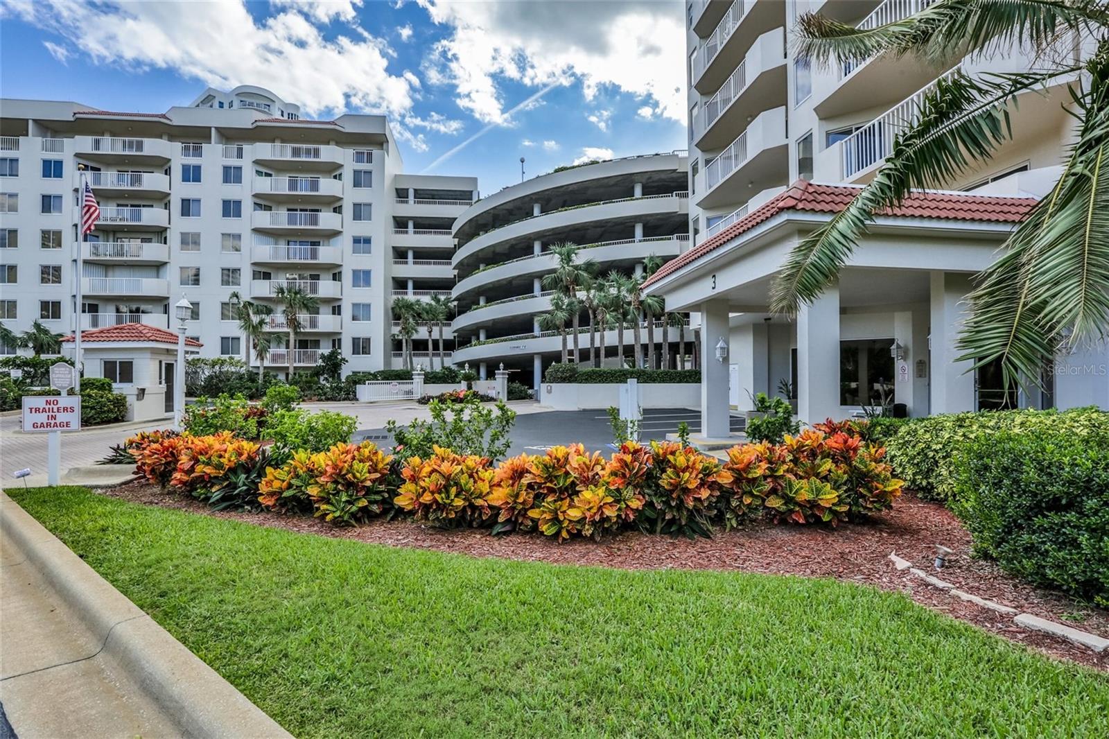 OCEANS CLOVERLEAF CONDO - Residential