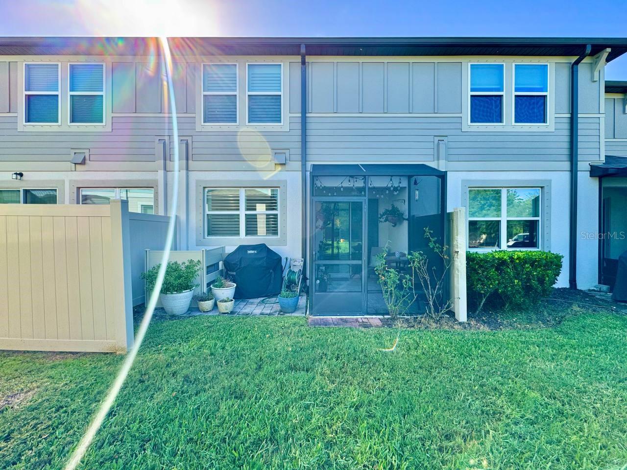 TOWNS AT BELLEAIR GROVE - Residential Lease