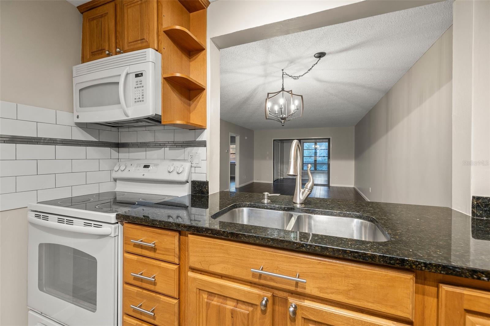 IMPERIAL OAKS CONDO - Residential Lease