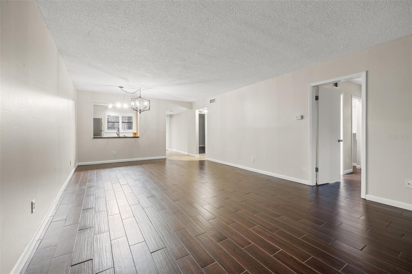 IMPERIAL OAKS CONDO - Residential Lease