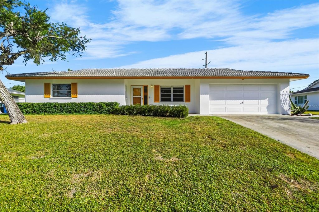 Photo of 6711 Roxbury Drive, Sarasota, FL 34231 (MLS # N6142177)