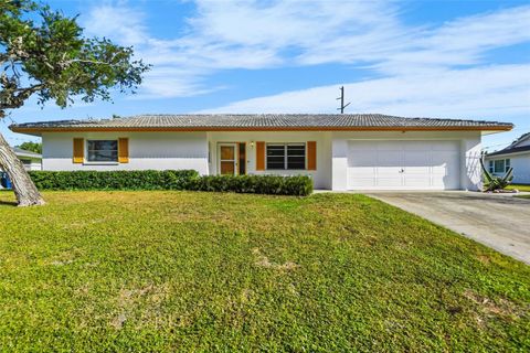 Photo of 6711 Roxbury Drive, Sarasota, FL 34231 (MLS # N6142177)