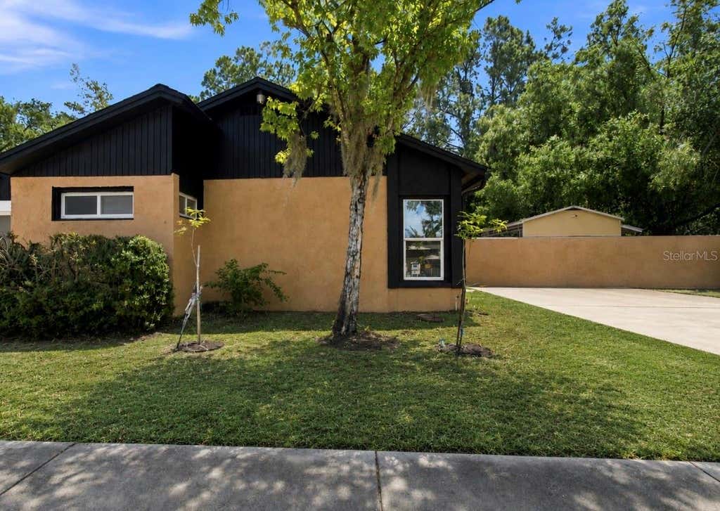 Photo of 1932 Gregory Drive, Tampa, FL 33613 (MLS # W7888697)
