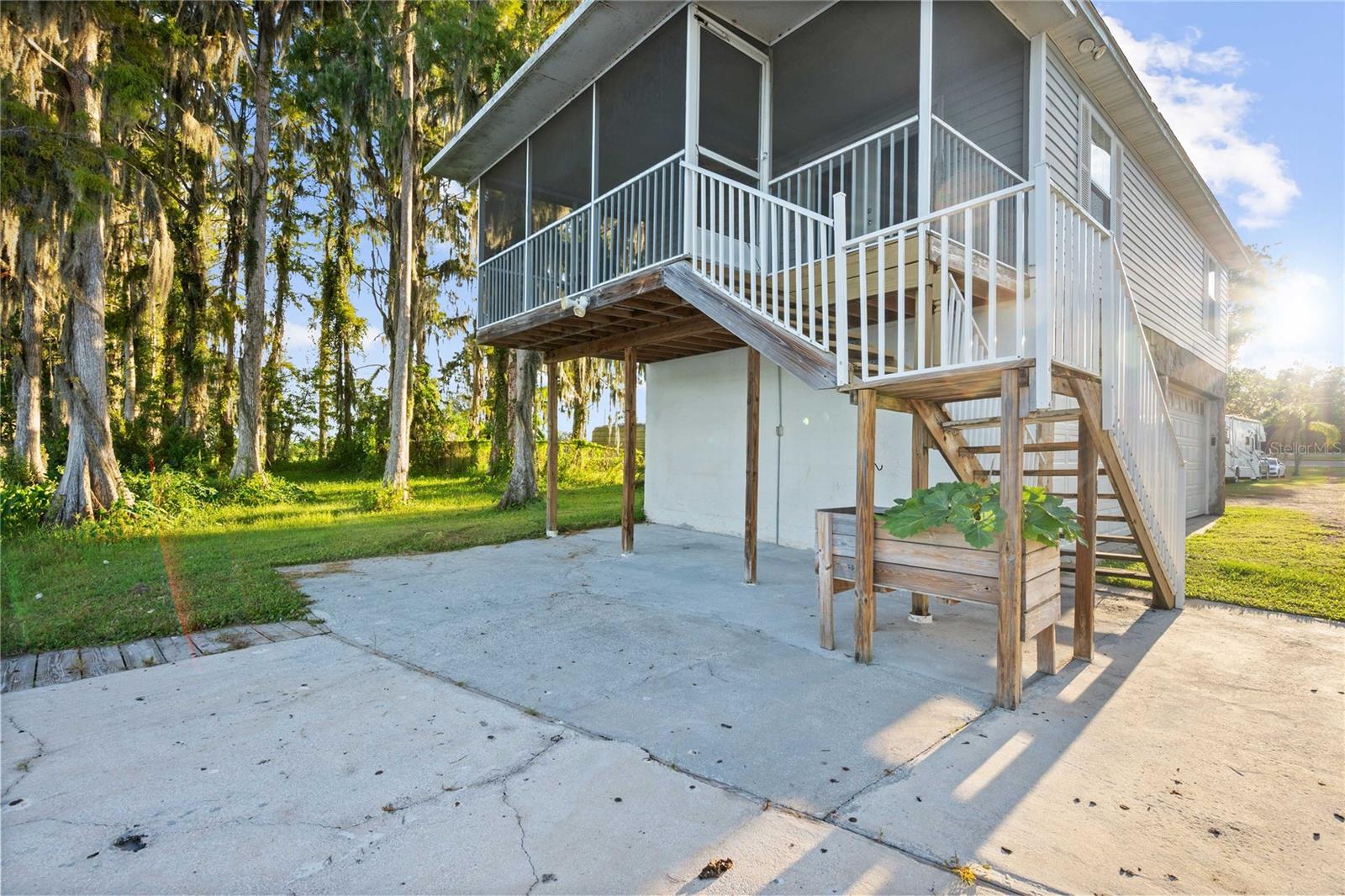 HIGHWAY LAKE ESTATES - Residential