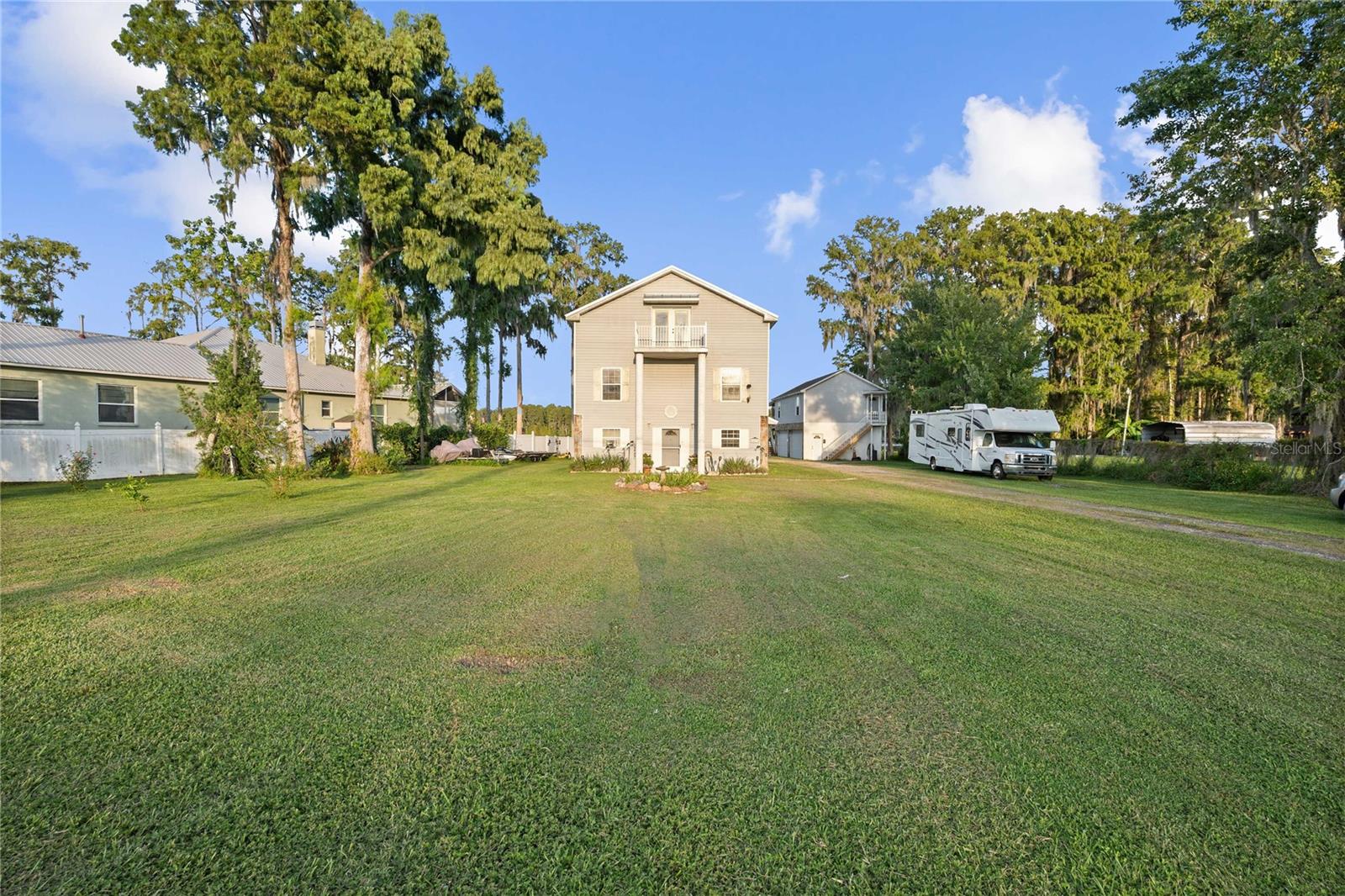 HIGHWAY LAKE ESTATES - Residential