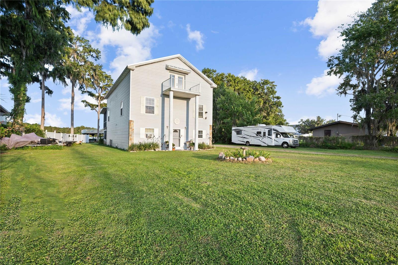 HIGHWAY LAKE ESTATES - Residential