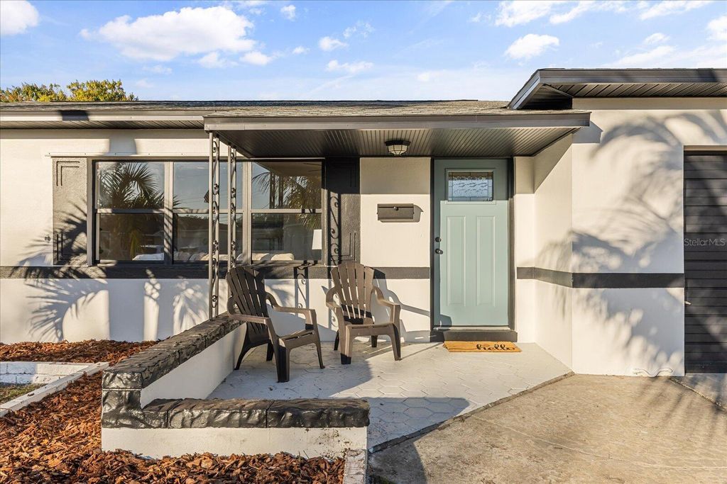 Photo of 6072 15th Way N, St Petersburg, FL 33703 (MLS # O6370575)