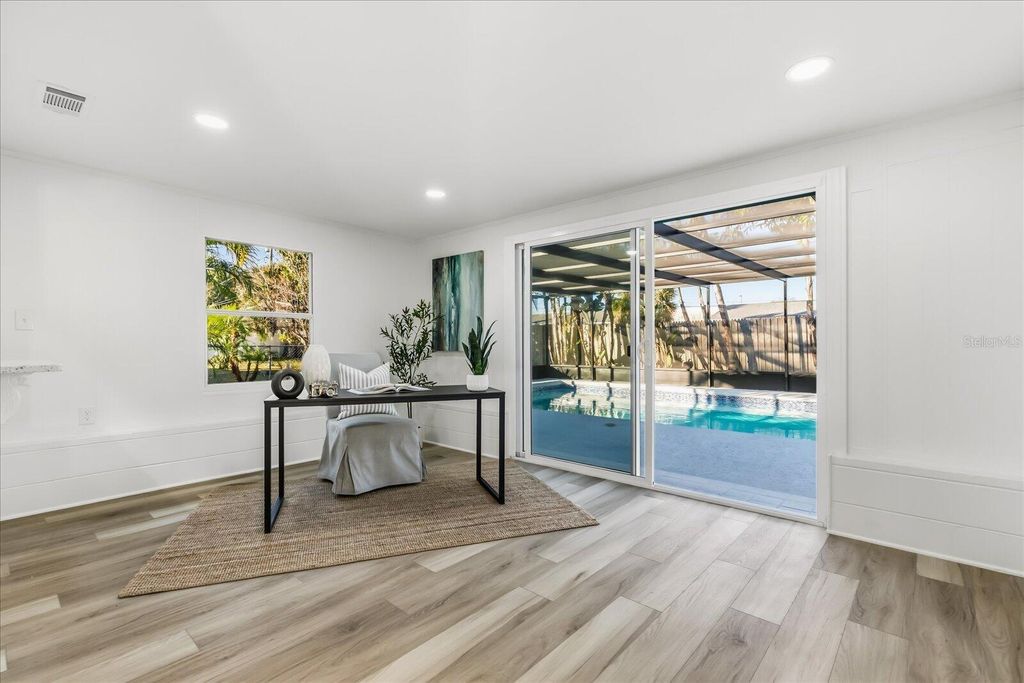 Photo of 6072 15th Way N, St Petersburg, FL 33703 (MLS # O6370575)