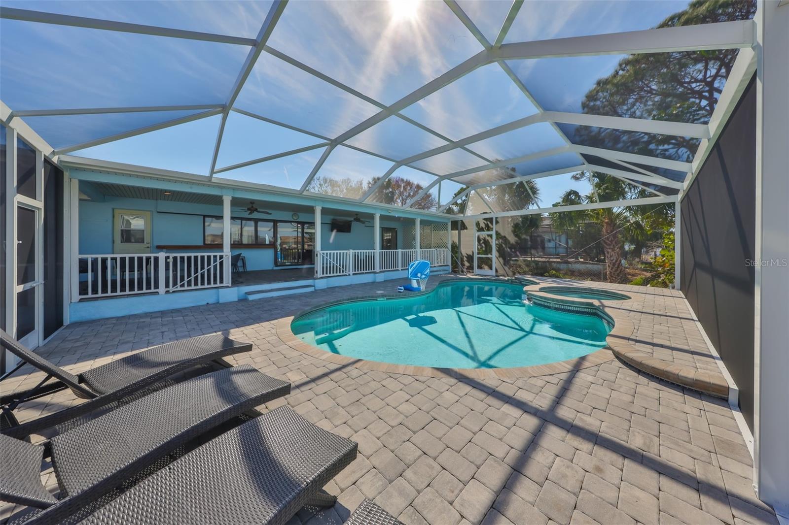 A RESUB OF A POR OF APOLLO - Residential Lease