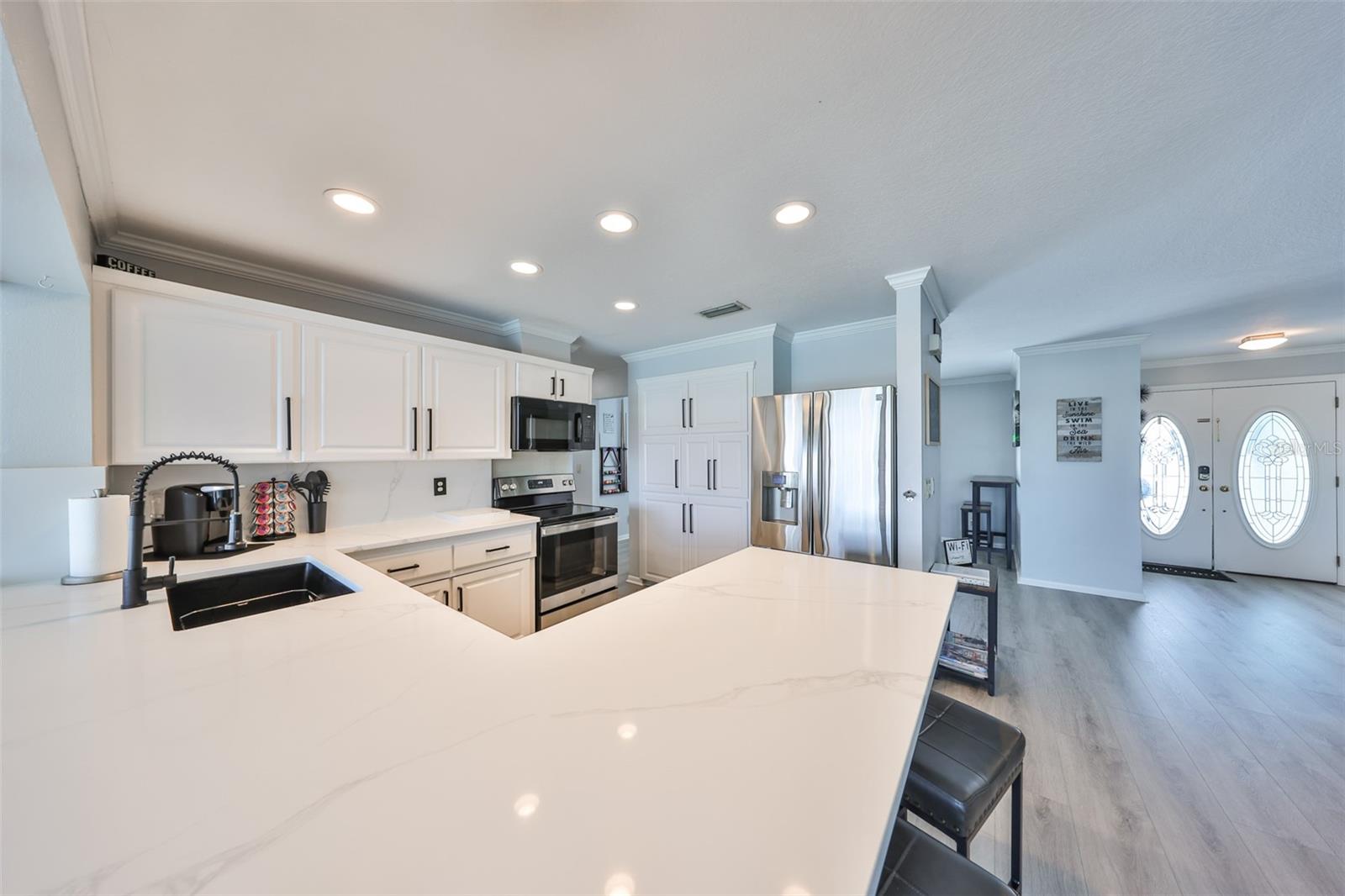 A RESUB OF A POR OF APOLLO - Residential Lease