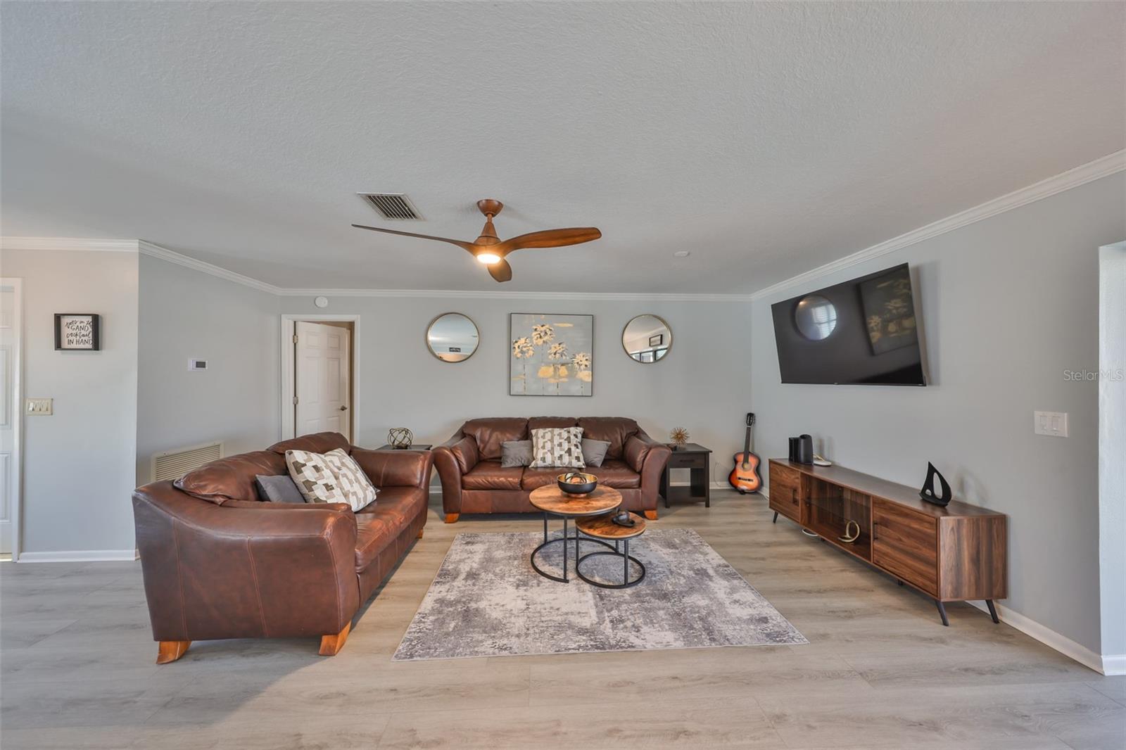 A RESUB OF A POR OF APOLLO - Residential Lease