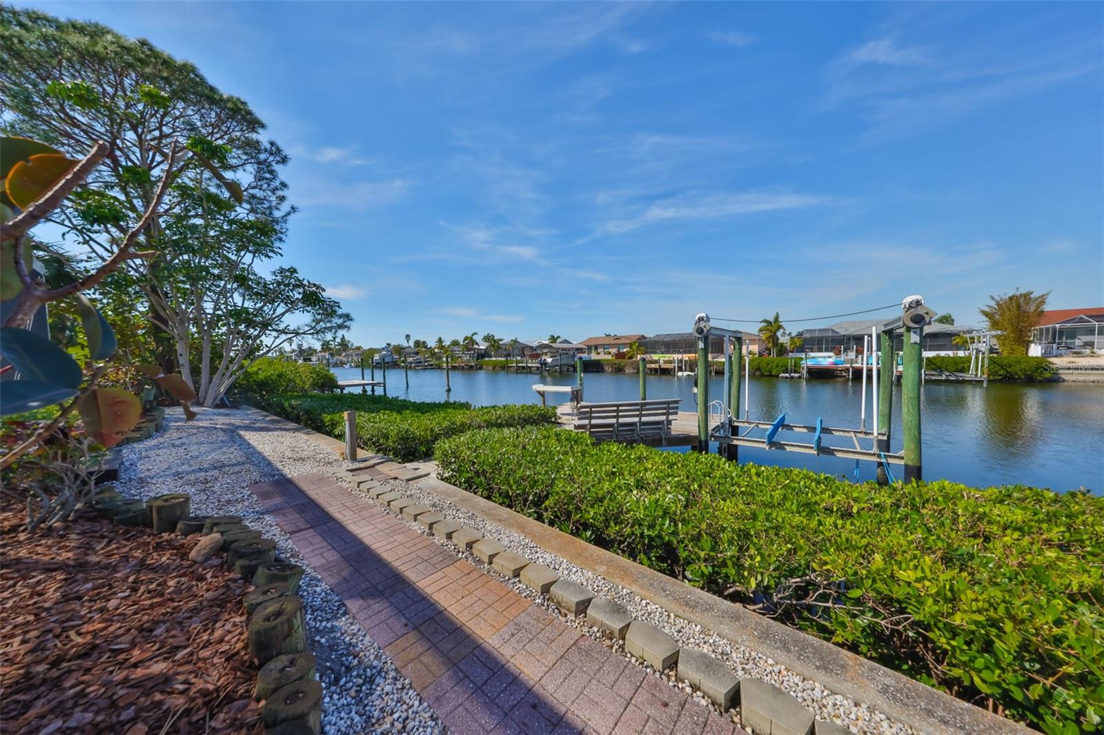 A RESUB OF A POR OF APOLLO - Residential Lease