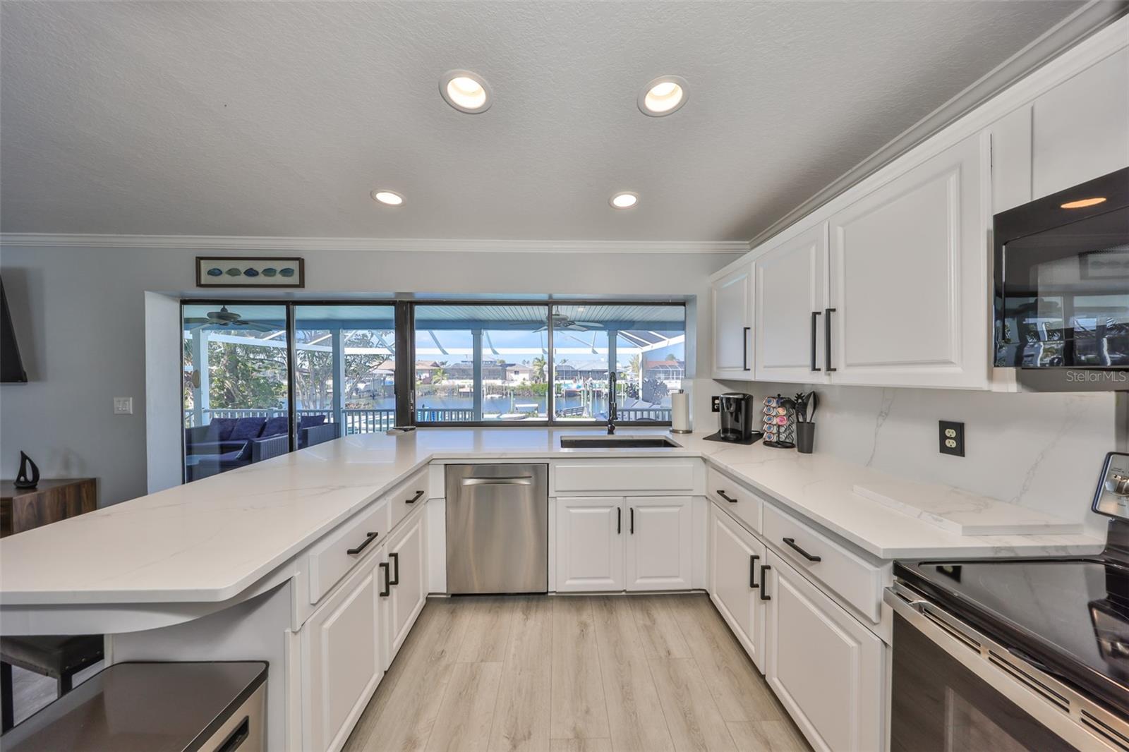 A RESUB OF A POR OF APOLLO - Residential Lease