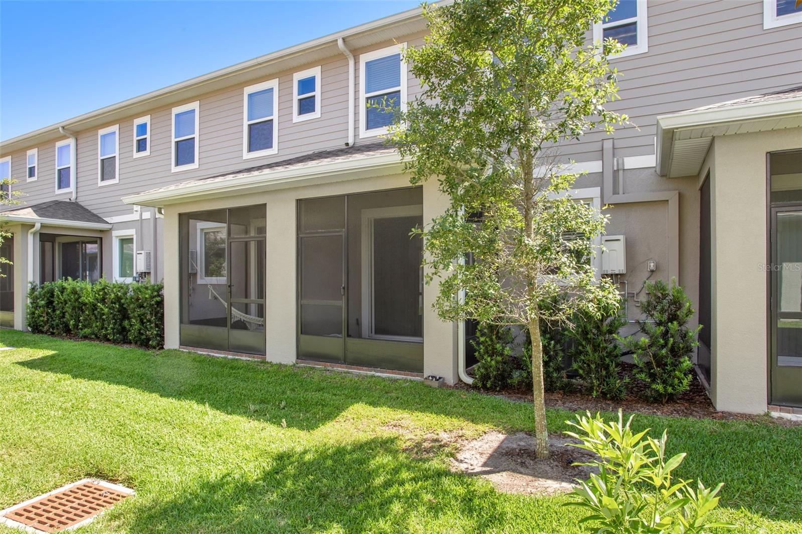 FISHHAWK RANCH WEST TWNHMS - Residential