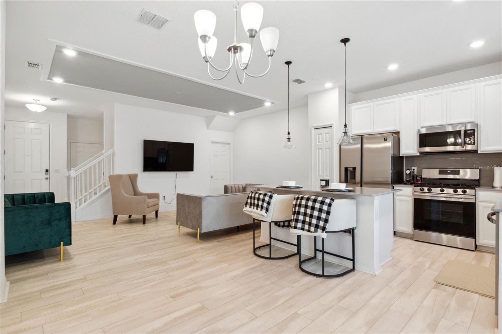 FISHHAWK RANCH WEST TWNHMS - Residential
