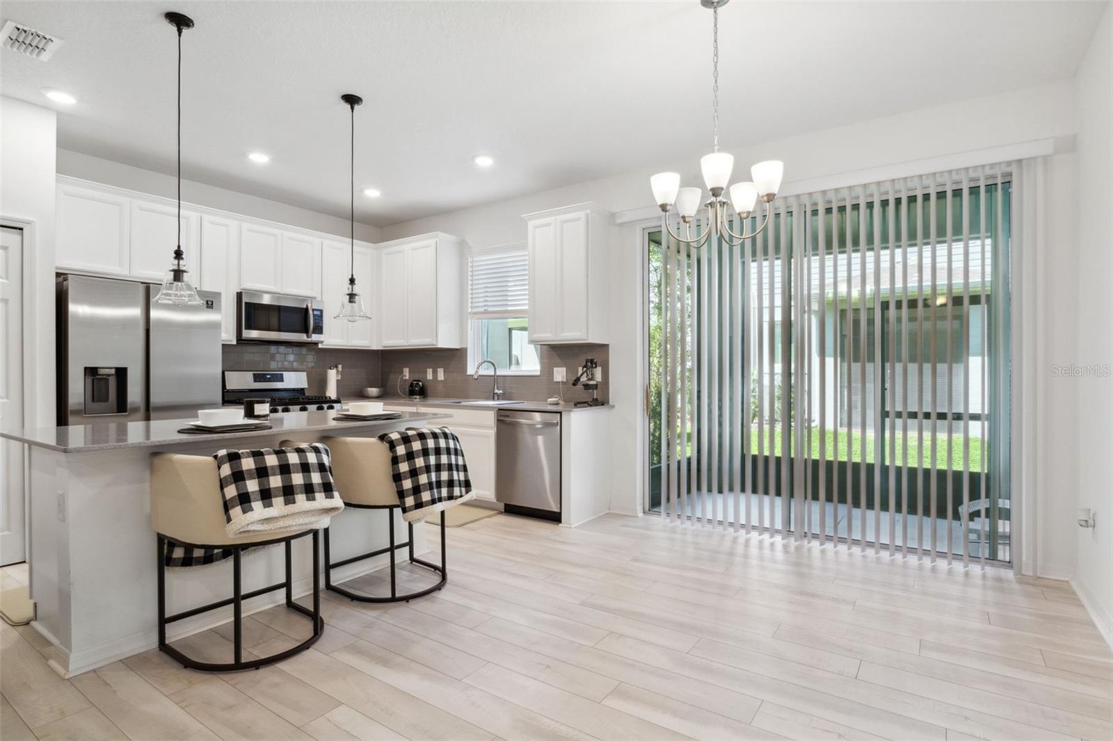 FISHHAWK RANCH WEST TWNHMS - Residential
