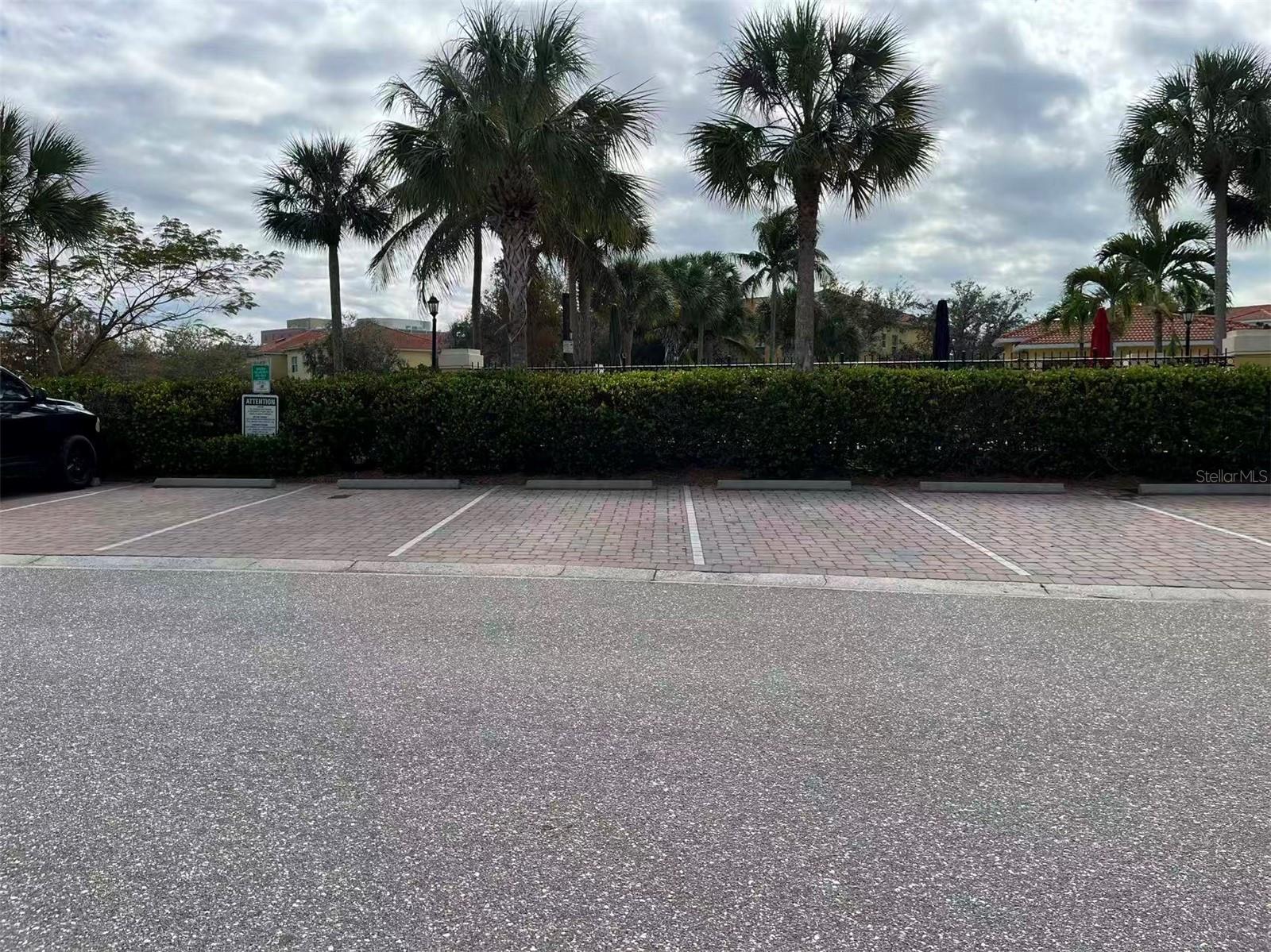 SAIL HARBOUR/HEALTHPARK - Residential