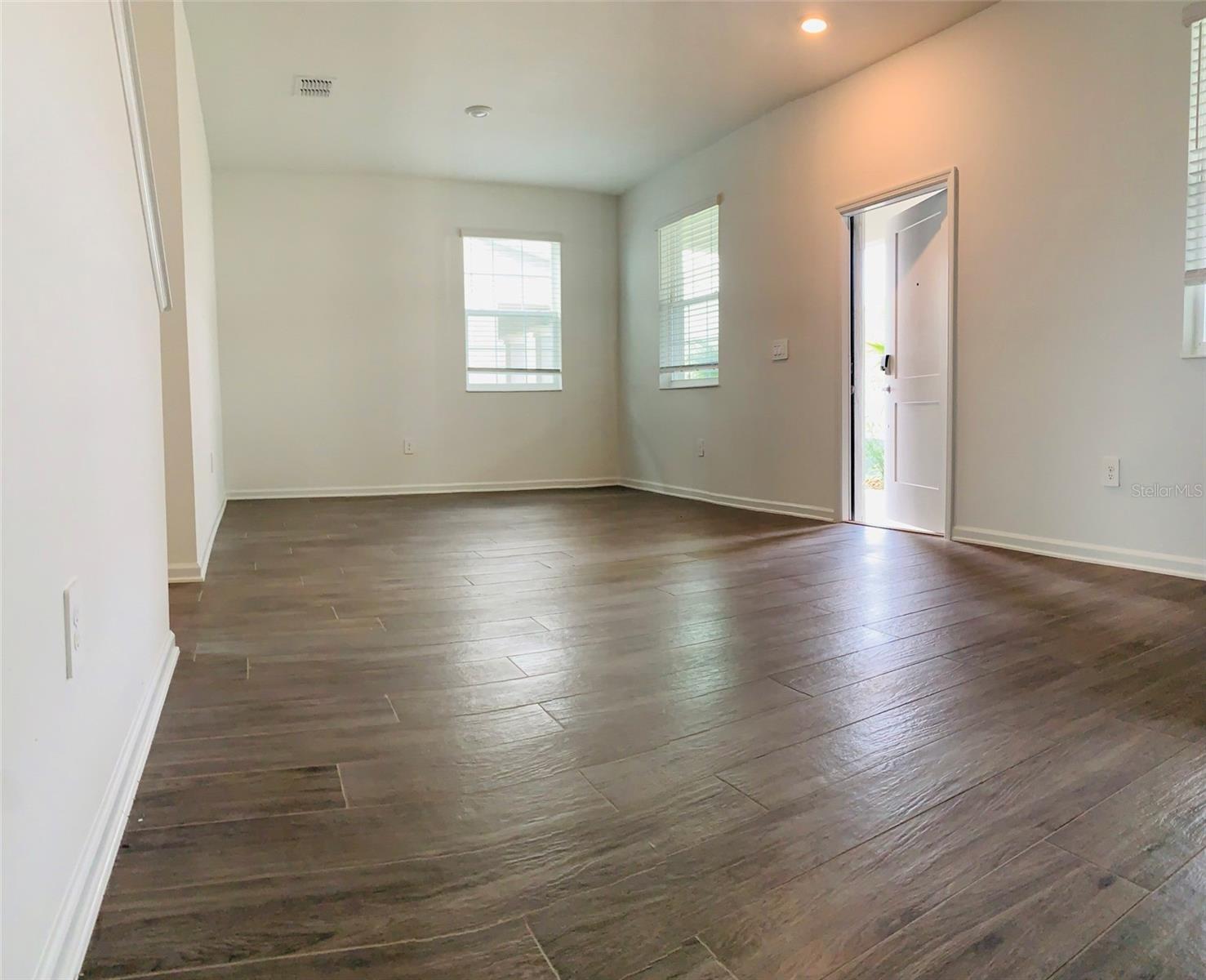 STOREY GROVE - Residential Lease