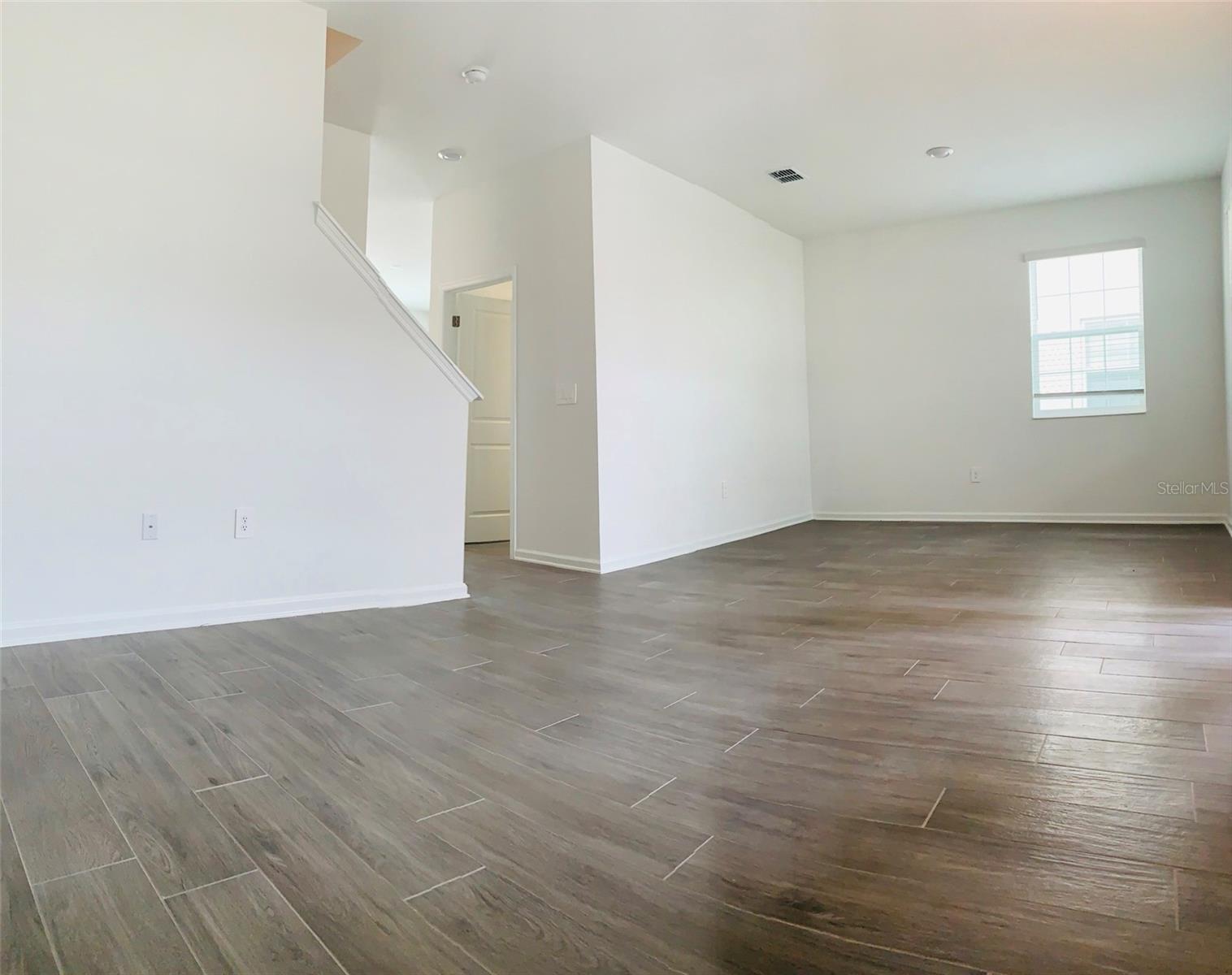 STOREY GROVE - Residential Lease