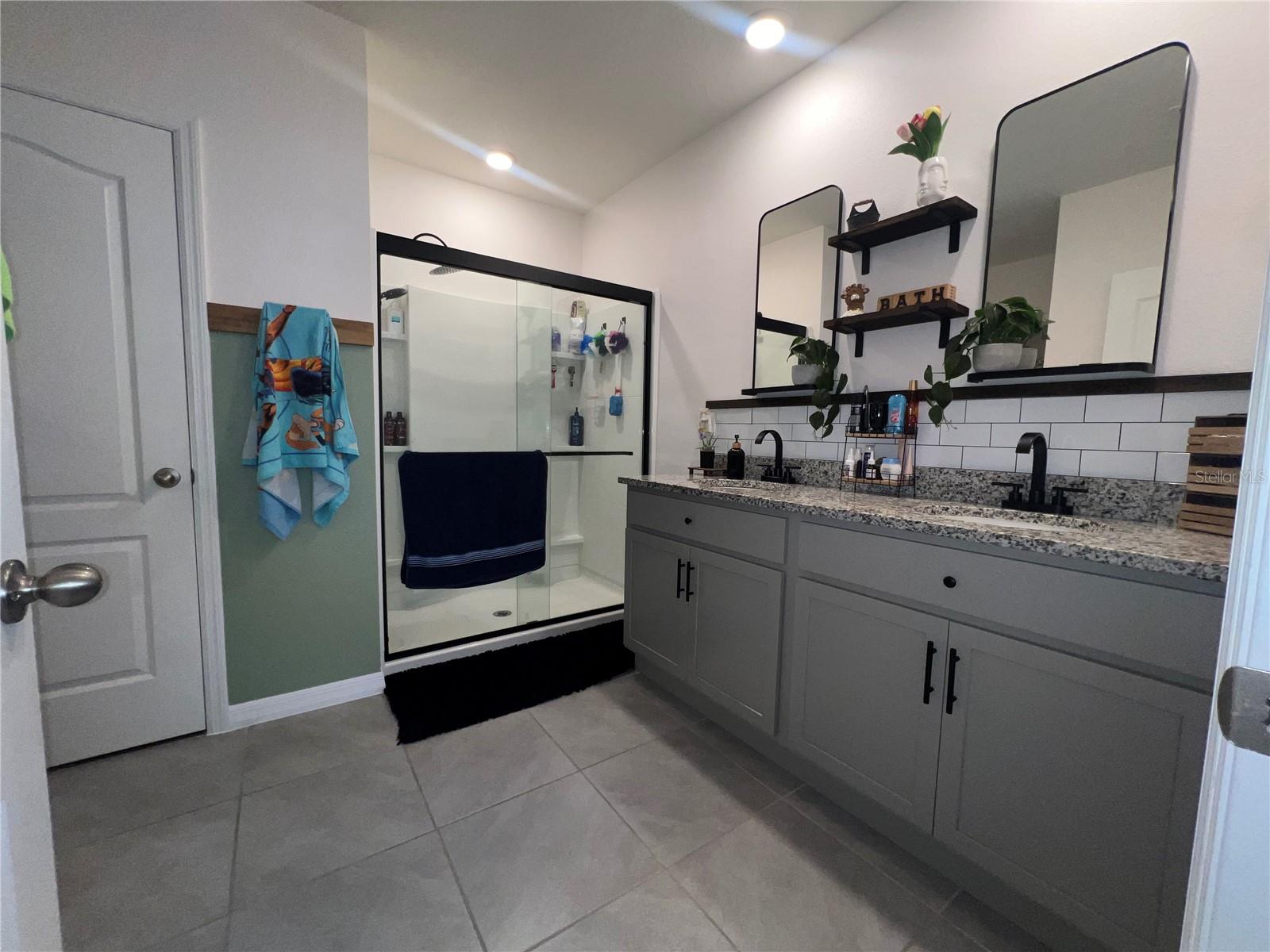 THOMPSON GROVE - Residential