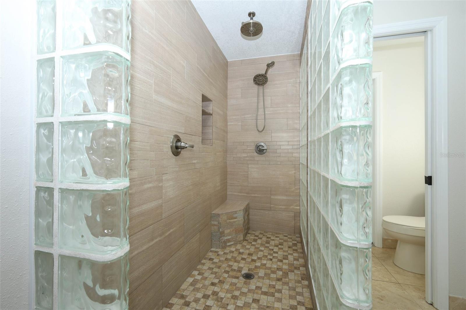 TUSKAWILLA POINT - Residential