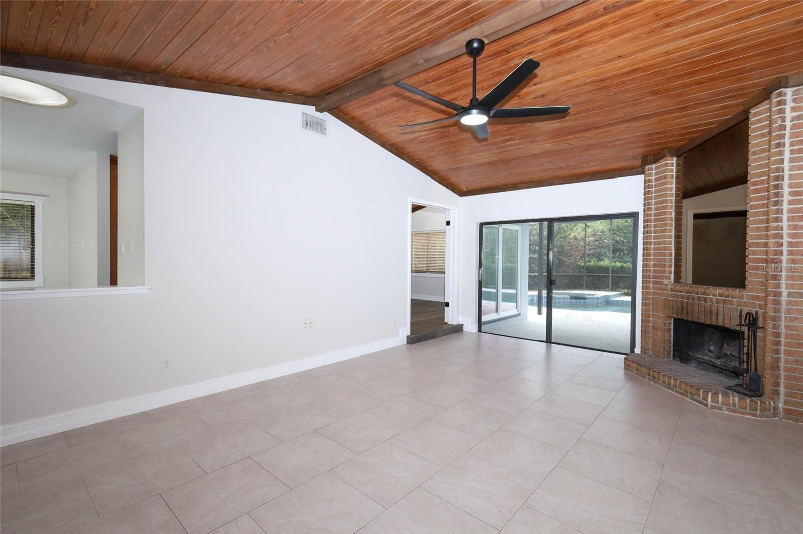 TUSKAWILLA POINT - Residential