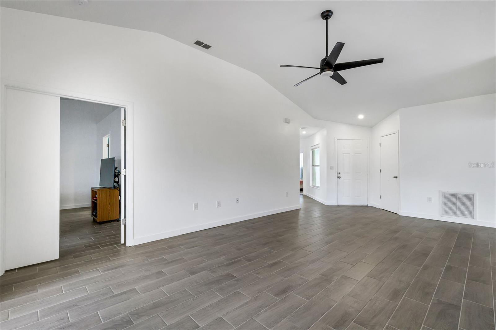 BRADEN RIVER LAKES - Residential