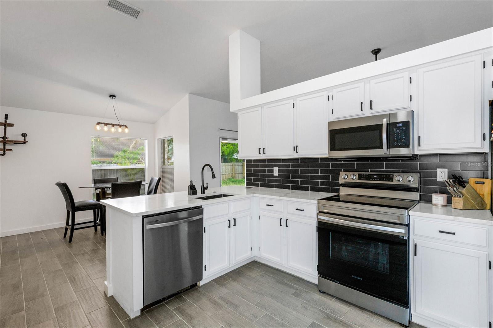 BRADEN RIVER LAKES - Residential