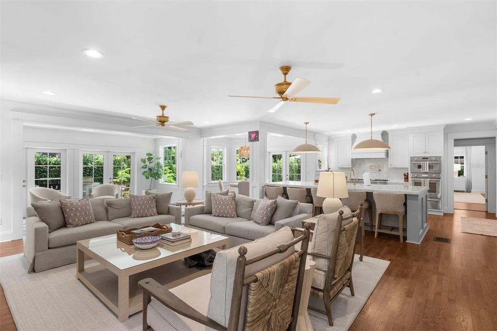 Photo of 2418 W Watrous Avenue, Tampa, FL 33629 (MLS # TB8536975)
