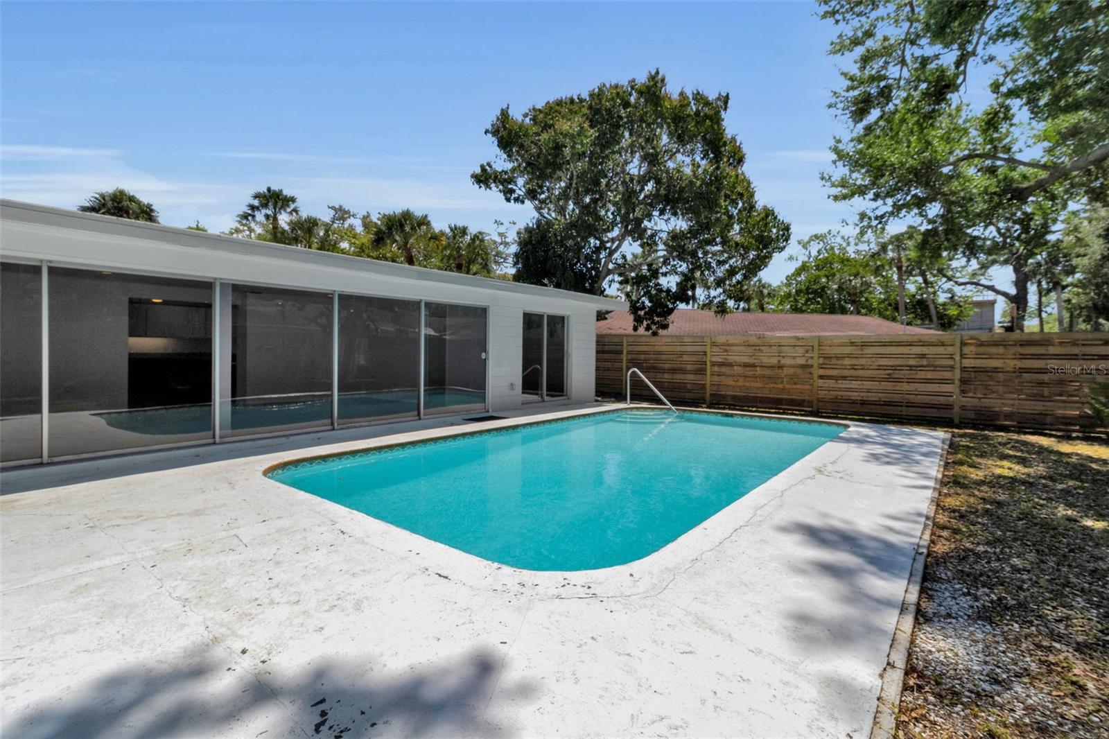 SYLVAN SHORES - Residential